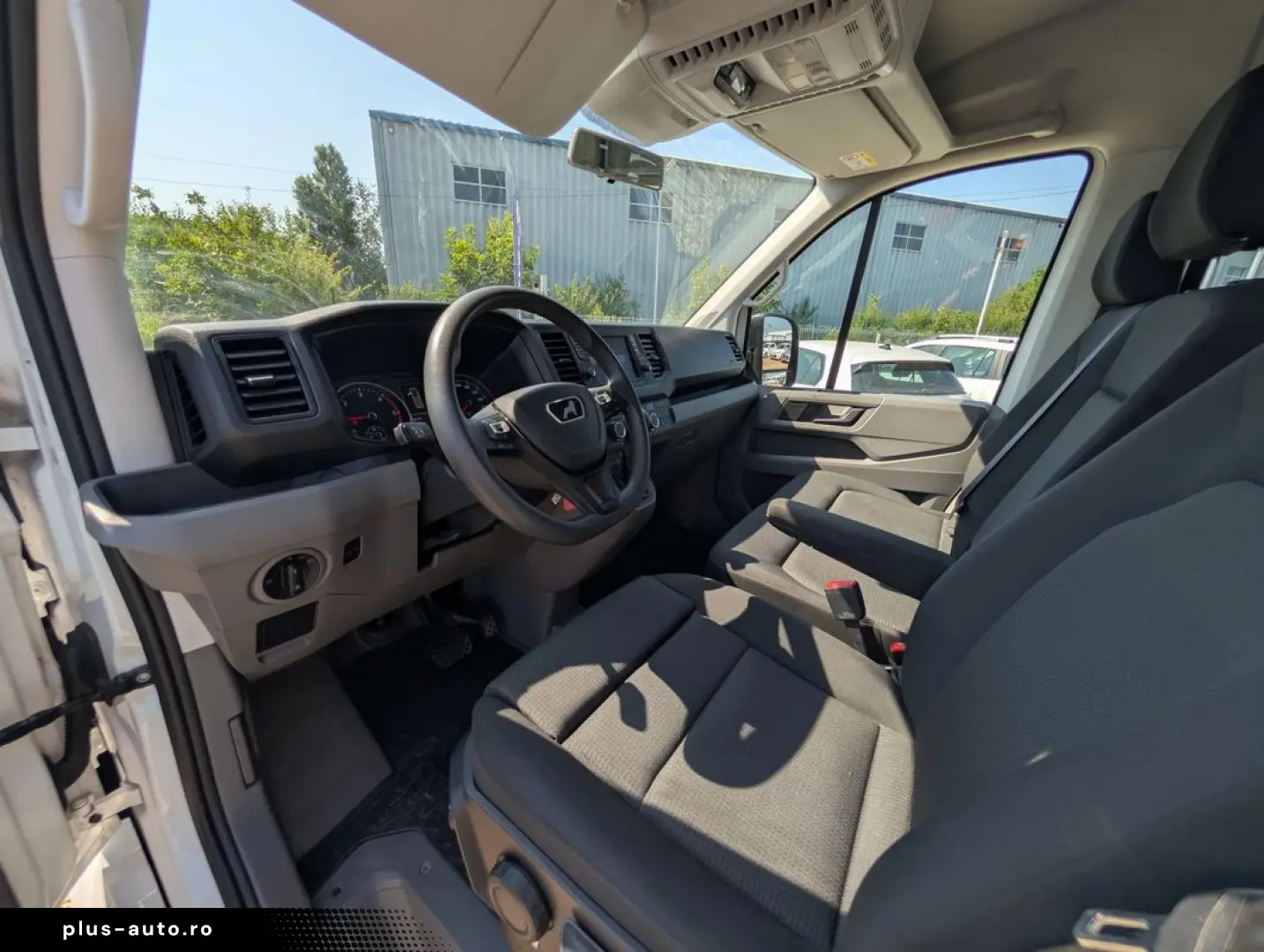 MAN TGE   Volkswagen Crafter   2.0 TDI DSG   140CP   9 locur