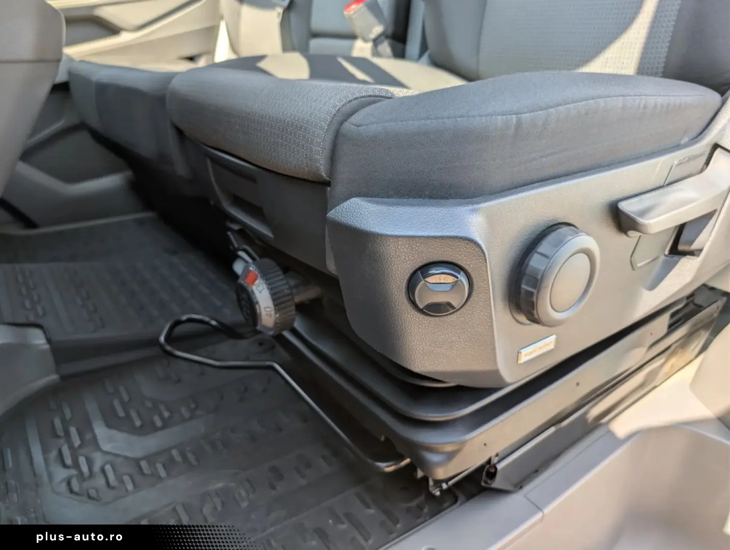 MAN TGE   Volkswagen Crafter   2.0 TDI DSG   140CP   9 locur