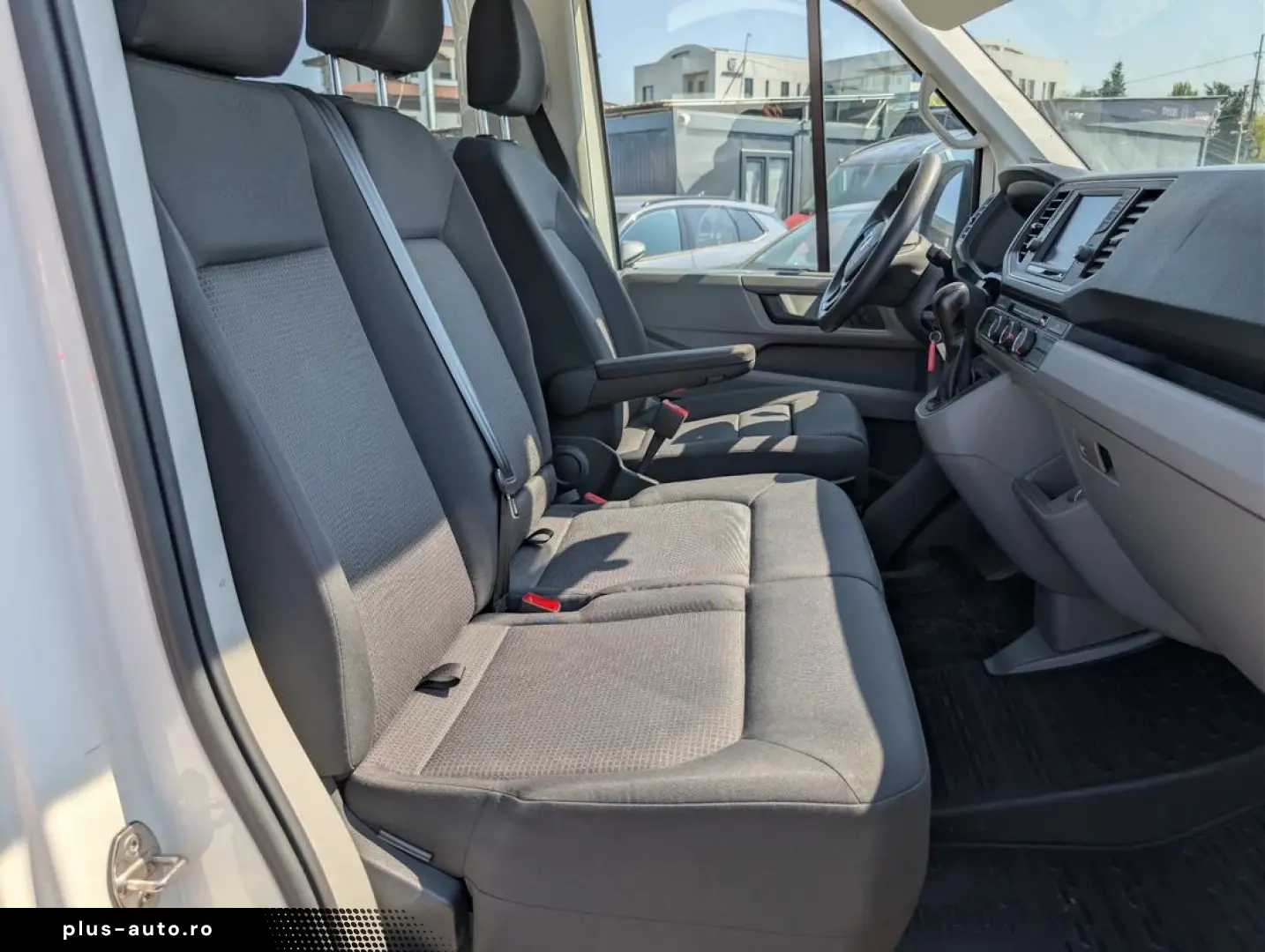 MAN TGE   Volkswagen Crafter   2.0 TDI DSG   140CP   9 locur