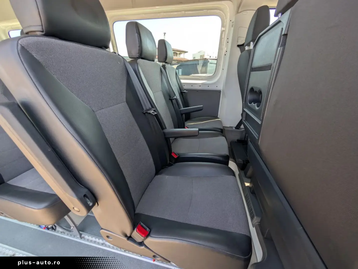 MAN TGE   Volkswagen Crafter   2.0 TDI DSG   140CP   9 locur