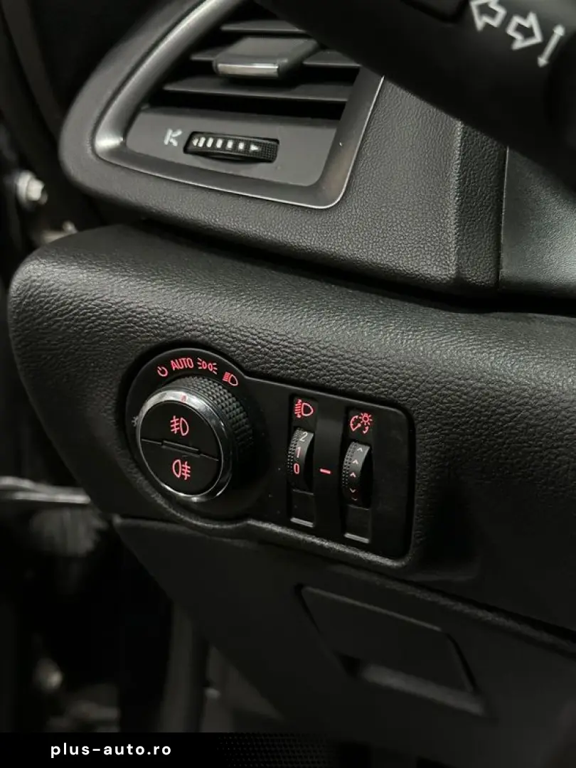 Opel Astra 2011 E5 •Volan Scaune încalzite• Navigatie