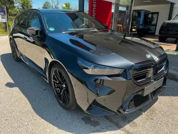 BMW M5 Touring Drivers Pack. Bowers&Wilkins AHK Pano