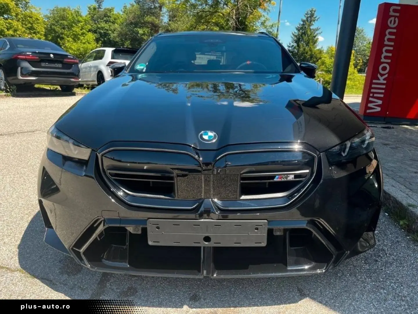 BMW M5 Touring Drivers Pack. Bowers&Wilkins AHK Pano