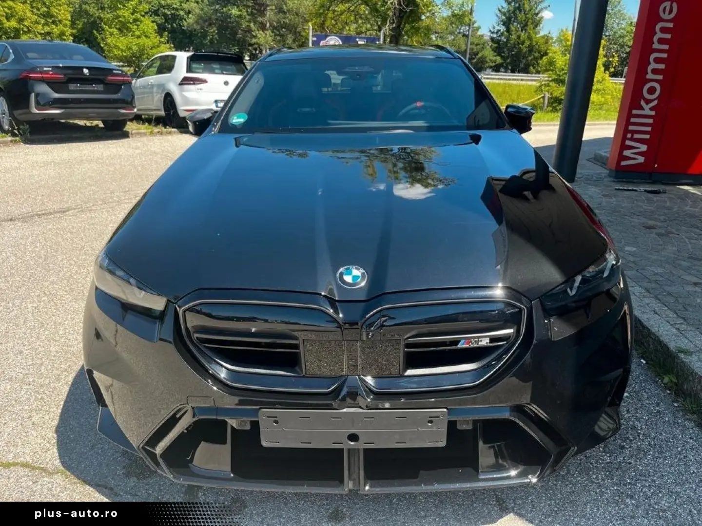 BMW M5 Touring Drivers Pack. Bowers&Wilkins AHK Pano