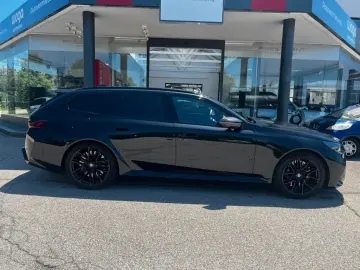 BMW M5 Touring Drivers Pack. Bowers&Wilkins AHK Pano