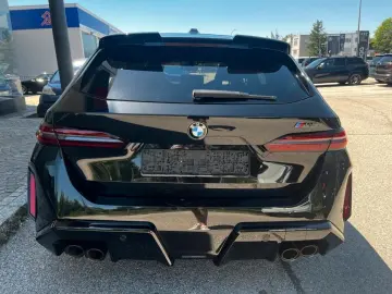 BMW M5 Touring Drivers Pack. Bowers&Wilkins AHK Pano