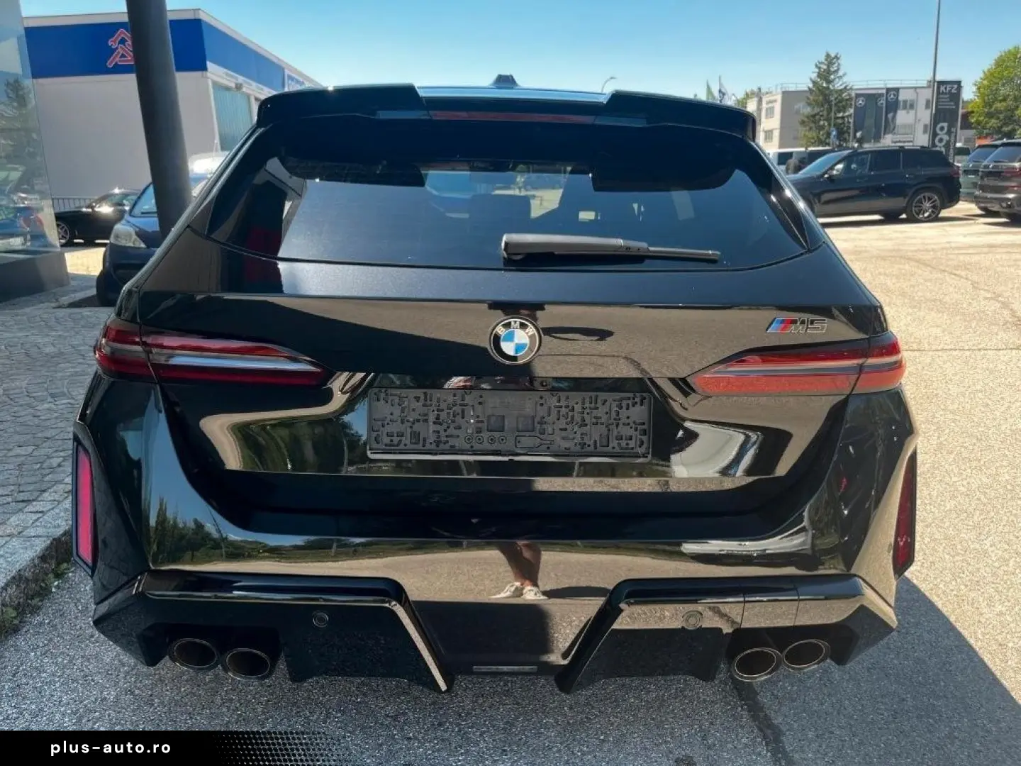 BMW M5 Touring Drivers Pack. Bowers&Wilkins AHK Pano