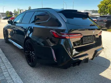 BMW M5 Touring Drivers Pack. Bowers&Wilkins AHK Pano