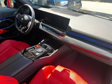 BMW M5 Touring Drivers Pack. Bowers&Wilkins AHK Pano