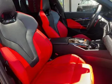 BMW M5 Touring Drivers Pack. Bowers&Wilkins AHK Pano