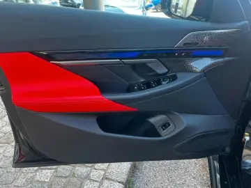 BMW M5 Touring Drivers Pack. Bowers&Wilkins AHK Pano