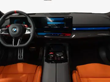 BMW M5 Touring xDrive B&W 4-ZON VENT PANO CARBON MEM