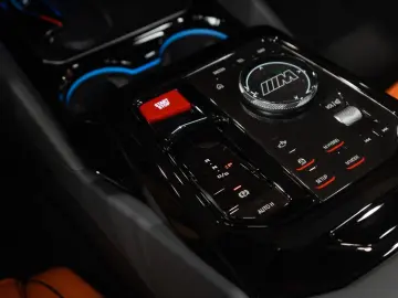 BMW M5 Touring xDrive B&W 4-ZON VENT PANO CARBON MEM
