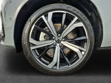 VOLVO XC60 B5 B AWD Ultra Dark Business