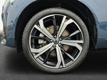 VOLVO XC60 B5 B AWD Ultra Dark