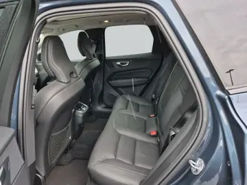 VOLVO XC60 B5 B AWD Ultra Dark