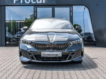BMW 550e xDrive M Sport HUD PANO ACC AHK 360 KAM LM