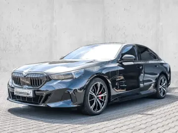 BMW 550e xDrive M Sport HUD PANO ACC AHK 360 KAM LM