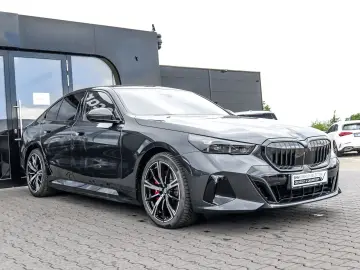 BMW 550e xDrive M Sport HUD PANO ACC AHK 360 KAM LM