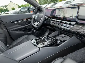 BMW 550e xDrive M Sport HUD PANO ACC AHK 360 KAM LM