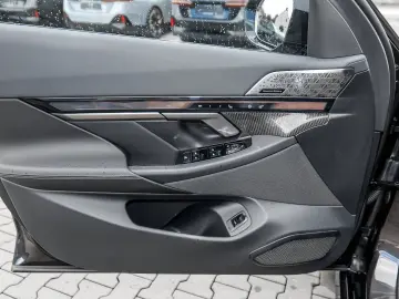 BMW 550e xDrive M Sport HUD PANO ACC AHK 360 KAM LM