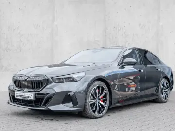 BMW 550e xDrive M Sport HUD PANO ACC AHK 360 KAM LM