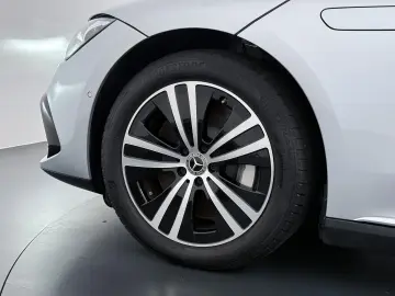 MERCEDES-BENZ EQE 300 Business Edition 89 kWh Accu  …