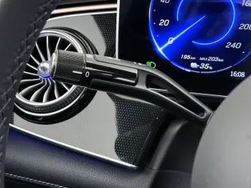 MERCEDES-BENZ EQE 300 Business Edition 89 kWh Accu  …