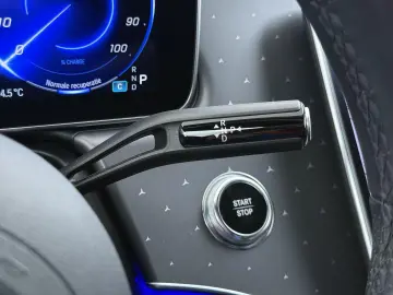 MERCEDES-BENZ EQE 300 Business Line AMG 89 kWh Sfeer…