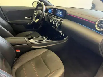 MERCEDES-BENZ CLA 250e Coupe AMG-Line Panorama Soundsystem