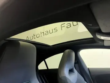 MERCEDES-BENZ CLA 250e Coupe AMG-Line Panorama Soundsystem