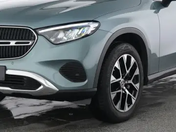 MERCEDES-BENZ GLC 300 e 4M Avantgarde-Adv.-Plus Pano…