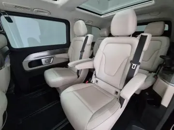 MERCEDES-BENZ V 300 d 4M lang AMG EXCLUSIVE Pano AHK…