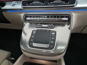 MERCEDES-BENZ V 300 d 4M lang AMG EXCLUSIVE Pano AHK…
