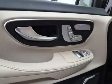 MERCEDES-BENZ V 300 d 4M lang AMG EXCLUSIVE Pano AHK…