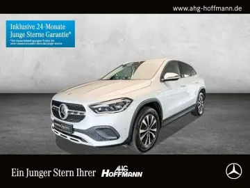MERCEDES-BENZ GLA 250 e STYLE MULTIB AHK MBUX DISTR KAMERA