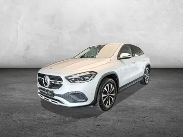 MERCEDES-BENZ GLA 250 e STYLE MULTIB AHK MBUX DISTR KAMERA
