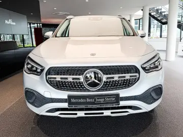 MERCEDES-BENZ GLA 250 e STYLE MULTIB AHK MBUX DISTR KAMERA