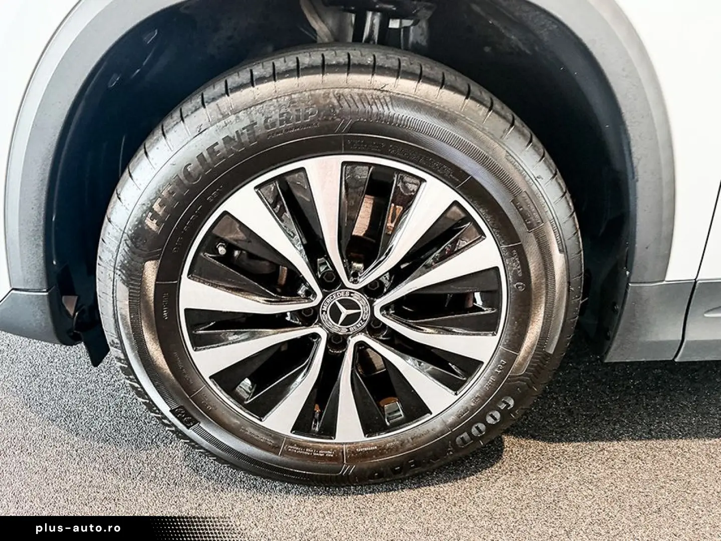MERCEDES-BENZ GLA 250 e STYLE MULTIB AHK MBUX DISTR KAMERA
