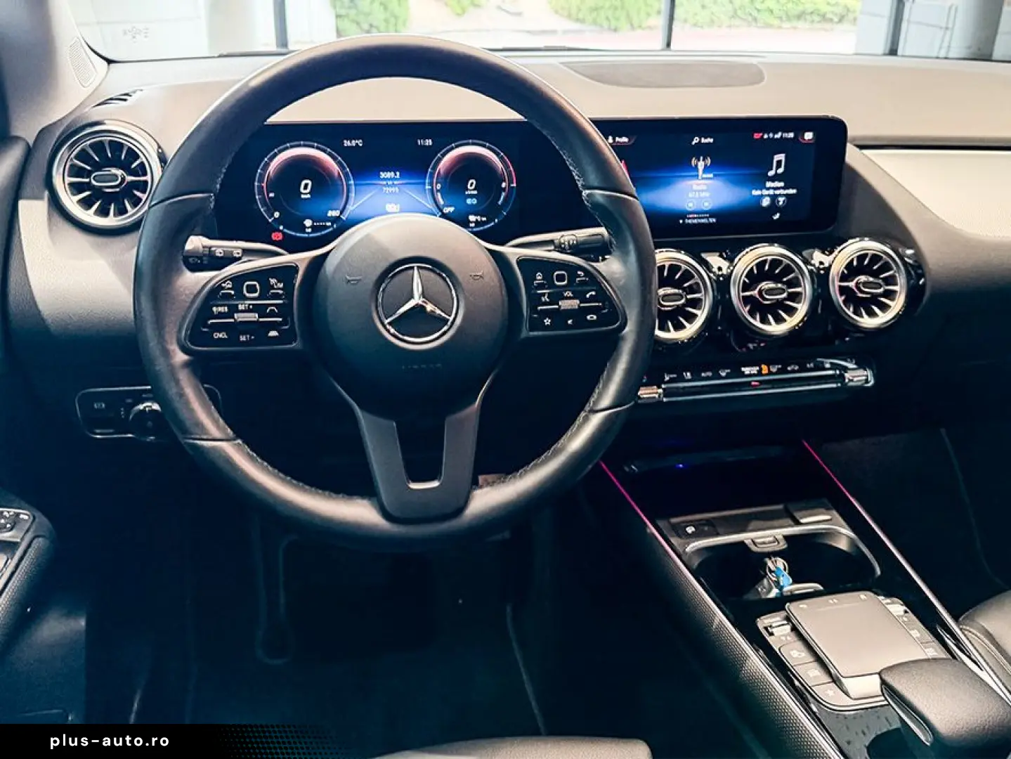MERCEDES-BENZ GLA 250 e STYLE MULTIB AHK MBUX DISTR KAMERA