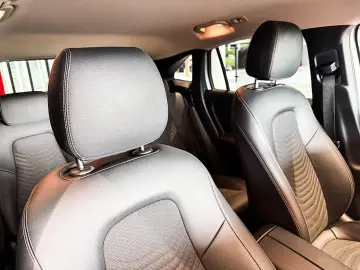 MERCEDES-BENZ GLA 250 e STYLE MULTIB AHK MBUX DISTR KAMERA
