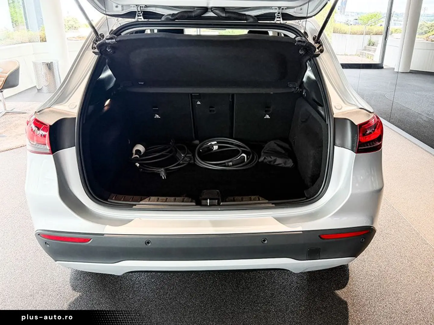 MERCEDES-BENZ GLA 250 e STYLE MULTIB AHK MBUX DISTR KAMERA