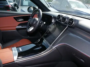 MERCEDES-BENZ GLC 300 e 4MATIC Avantgarde Ambiente-Licht LED
