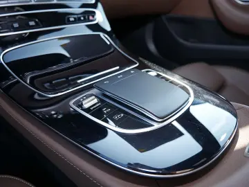 MERCEDES-BENZ E 300 e Limousine AMG SCHIEBEDACH 360  KEYLESS