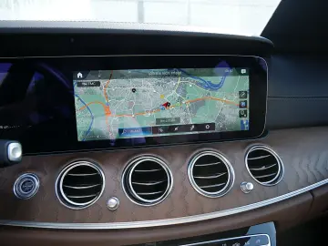 MERCEDES-BENZ E 300 e Limousine AMG SCHIEBEDACH 360  KEYLESS