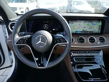 MERCEDES-BENZ E 300 e Limousine AMG SCHIEBEDACH 360  KEYLESS