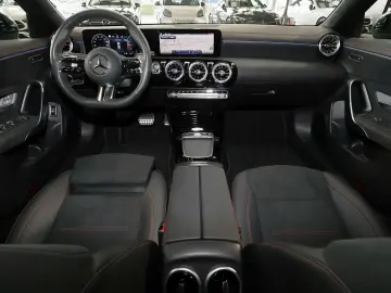 MERCEDES-BENZ CLA 200 d Coupé AMG DISTRO TOTWINKEL 3…