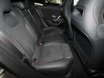 MERCEDES-BENZ CLA 200 d Coupé AMG DISTRO TOTWINKEL 3…