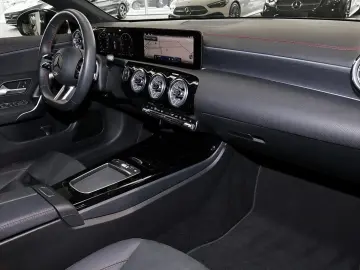 MERCEDES-BENZ CLA 200 d Coupé AMG DISTRO TOTWINKEL 3…