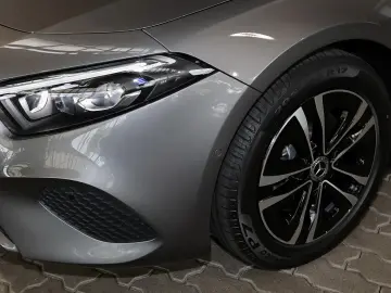 MERCEDES-BENZ A 220 4MATIC Limo PANO MEMORY DISTRO 3…